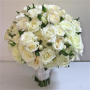 Lovely Fair Roses Bouquet