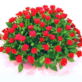 100 Lovely Red Roses Basket