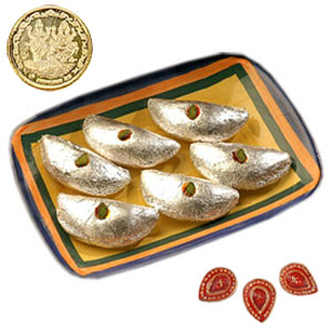 Kaju Gujiya - 1 kg with Diyas