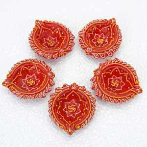 Earthen Diyas with Swastik