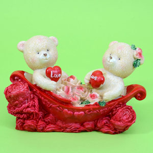Teddies in Love Boat