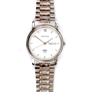 Round Dialled Metallic Watch for Him