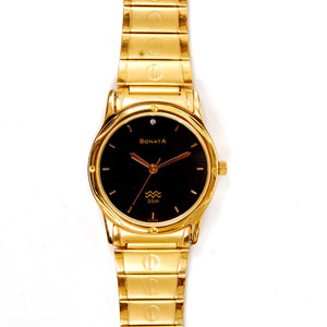 Golden Colored Black Dial Men’s Watch