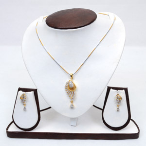 Gorgeous Jewelry Set with Droplet