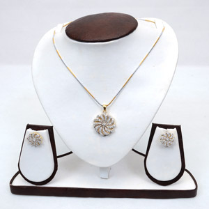 Exclusive Cartwheel Shaped Pendant