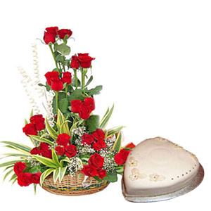 Heart Shaped Pineapple Cake 36 Roses Bunch