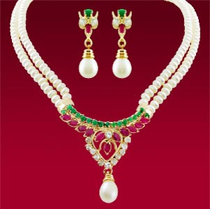 Tanmay Pearl Set