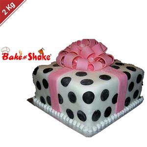 Bake n Shake Gift Box Cake 2 kg