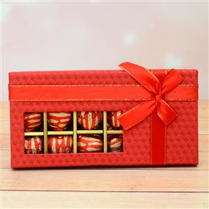 18 Pcs Handmade Chocolate In A Red Rox