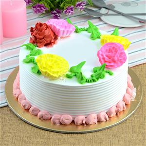 Floral Vanilla Cake 1/2 Kg