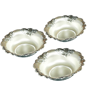 Send White Metal Bowls On Family Day To India White Metal Bowls