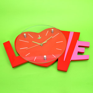  Send ‘Love’ Wall Clock Mumbai 