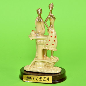 Belleza Showpiece
