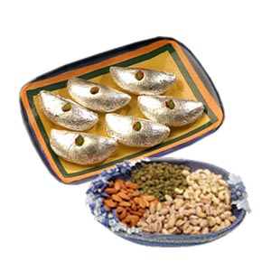  Dry Sweets-1/2 kg mixed dry fruits ,1 kg kaju gujia 