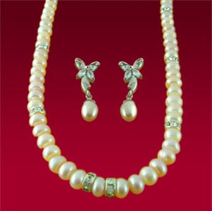 Send Gorgeous Pearl Set to Hyderabad