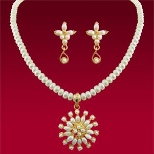 Send Ishita Pearl Set to Hyderabad