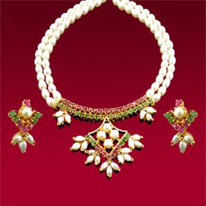 Send Kundan Pearl Set to Hyderabad