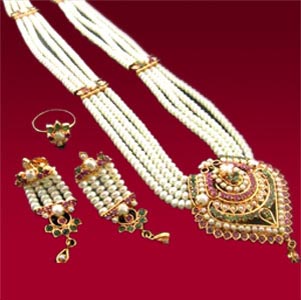 Send Precious Rani Haar to Hyderabad