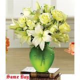 Send Lovely Roses and Lilies to Usa