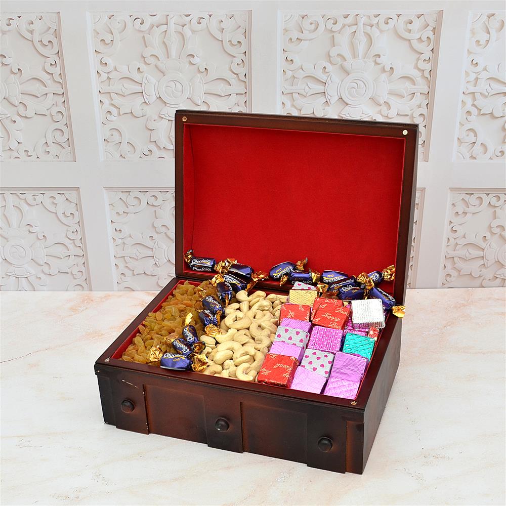 Chocolate & Dry Fruit Hamper 500gm Dry Fruit, 500gm Handmade