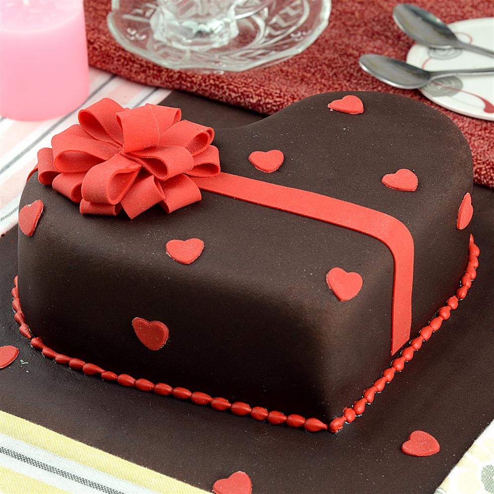 Fondant Chocolate Truffle Cake 1 Kg. (Heart), Valentine