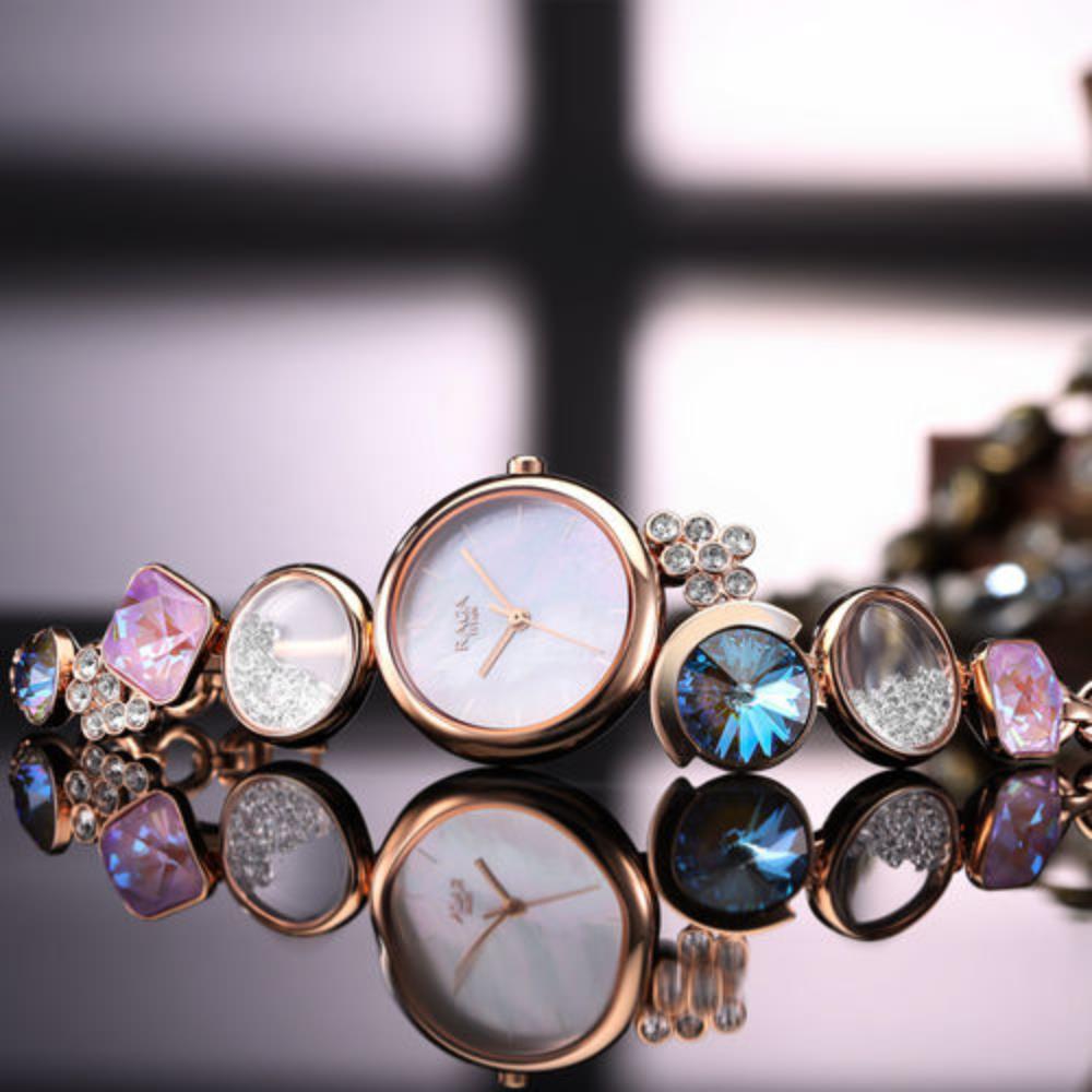 titan ladies smart watch