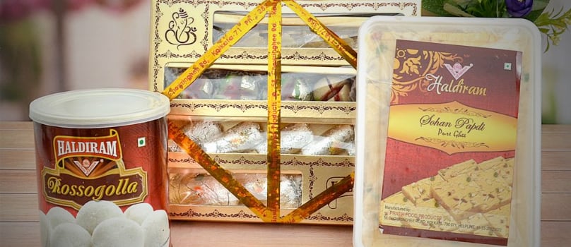 Assorted Rasgulla Sohanpapdi Assorted Rasgulla Sohanpapdi