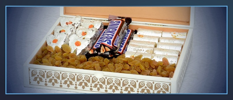 Box Snickers Sweets Raisins Box Snickers Sweets Raisins