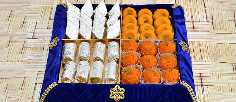 Attractive thalis for Diwali Attractive thalis for Diwali