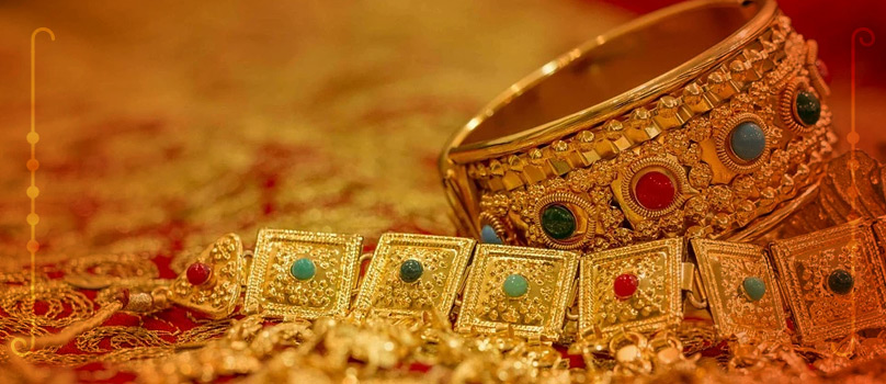 Gold Bangle Neckace Set Gold Bangle Neckace Set