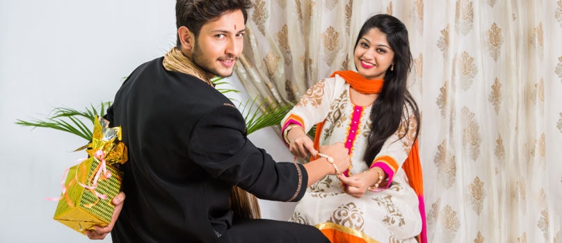 Send Special Gifts To Your Sister On Rakhi Send Special Gifts To Your Sister On Rakhi