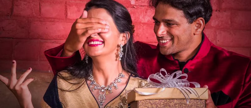 Surprise wife on Karwa Chauth Surprise wife on Karwa Chauth