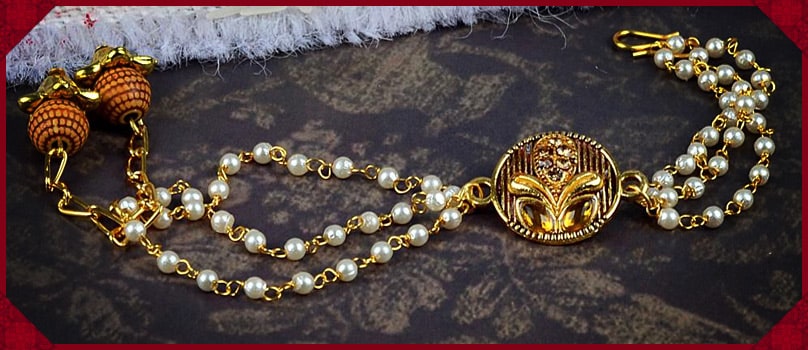 Mouli & Thread Lumba Rakhi for your Bhabhi Mouli & Thread Lumba Rakhi for your Bhabhi