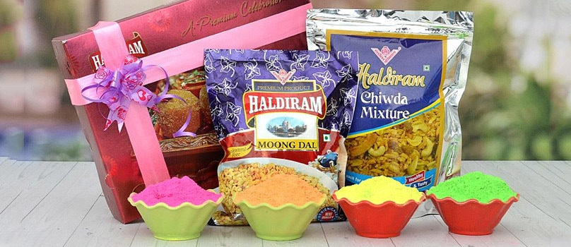 Send online gift hampers as Holi gifts
